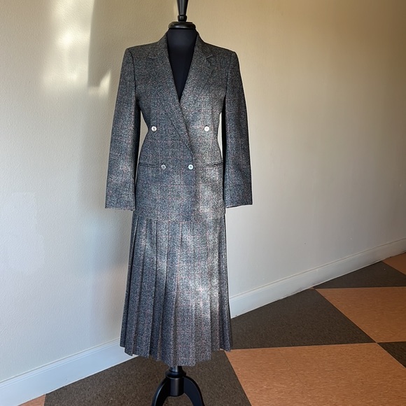 Freedberg of Boston Dresses & Skirts - Freedberg of Boston Vintage Wool Tweed Suite. Preloved